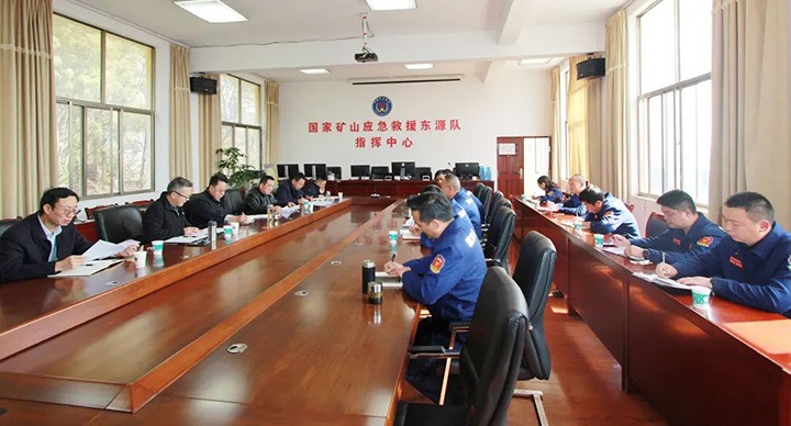 yp街机_(中国)集团（煤化）集团专职外部董事寸延峰、孔君一行到国家矿山应急救援东源队调研指导工作