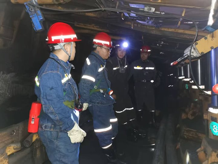 yp街机_(中国)集团集团检查组到陆东煤矿开展“五一”期间安全生产专项检查